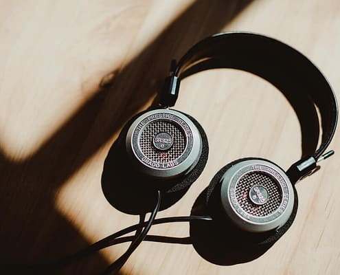 Used headphones for sale or bought for cash. Hockett Hifi.